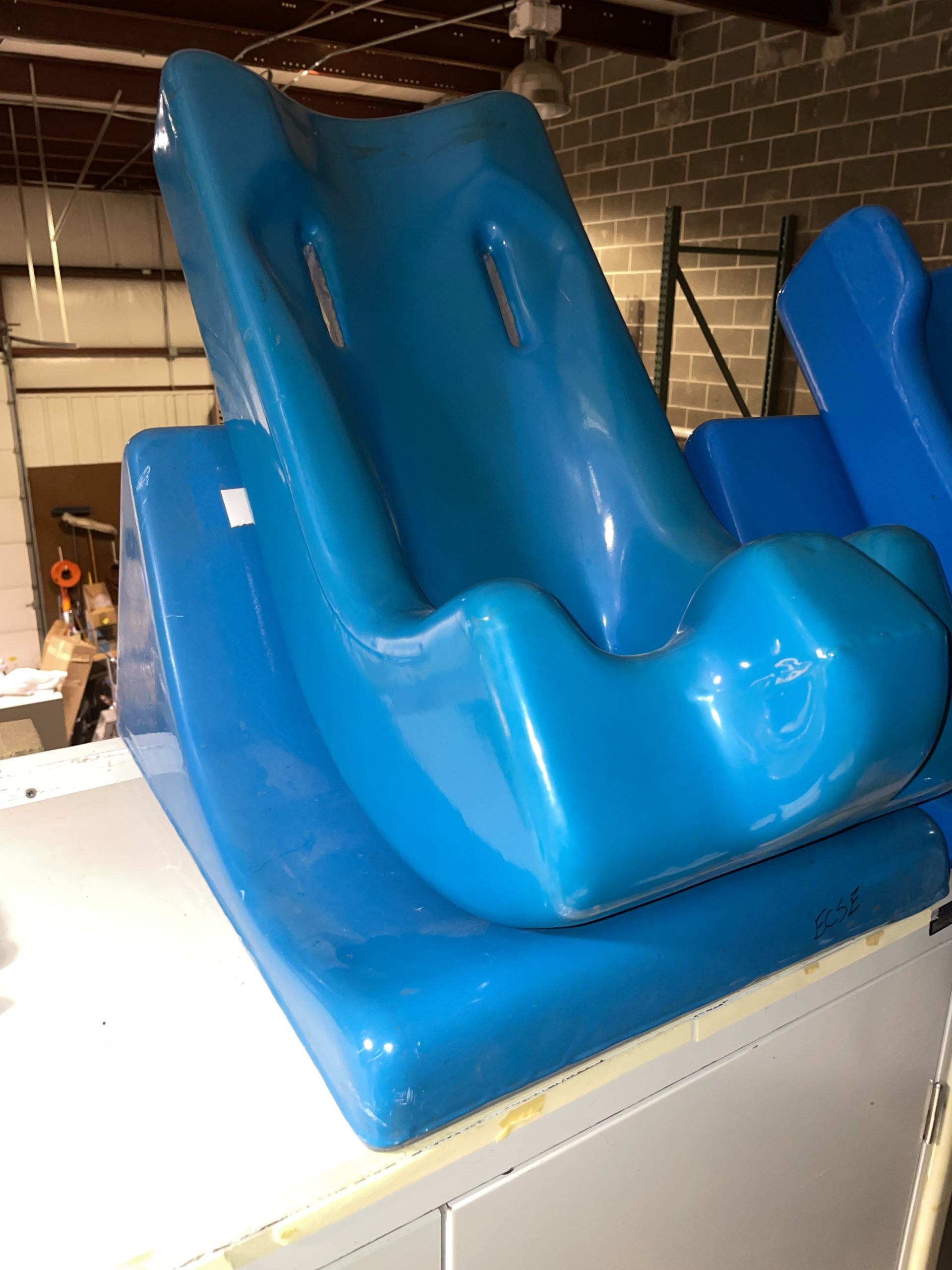 Feeder Seat – small