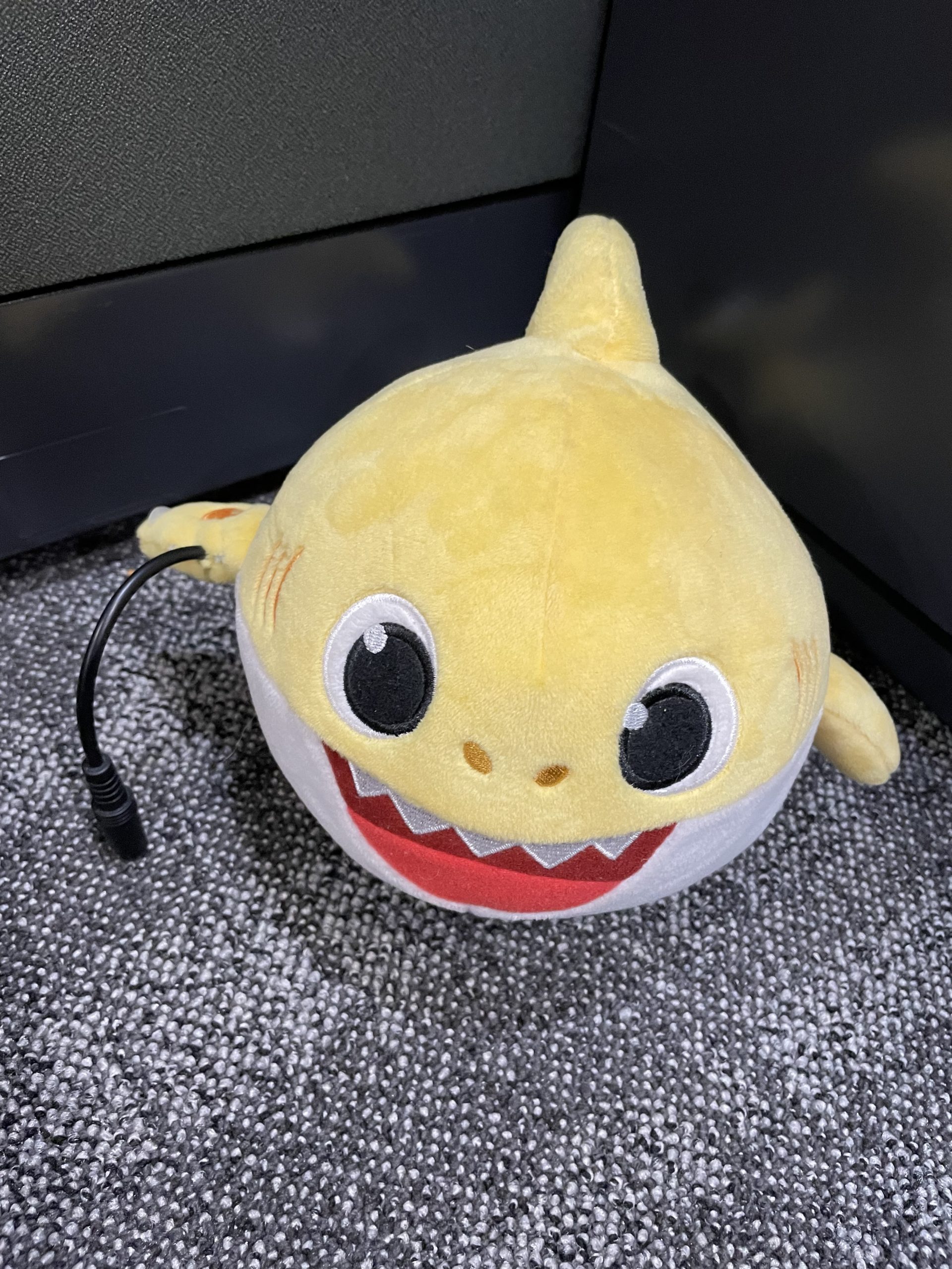 Switch Toy – yellow shark